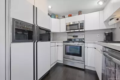 62 Linden Boulevard, Hicksville, NY 11801 - Photo 11