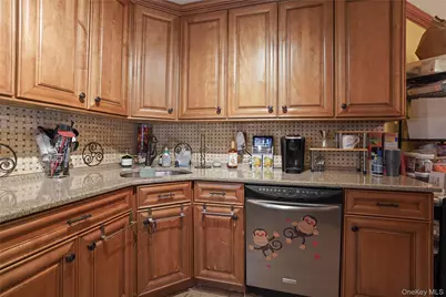 5 Sadore Ln #5R, Yonkers, NY 10710 - Photo 7