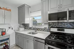 17 Leewood Cir, Eastchester, NY 10709 - Photo 11