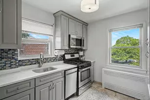 17 Leewood Cir, Eastchester, NY 10709 - Photo 9