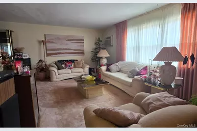 29-64 Ocean Crest Boulevard, Far Rockaway, NY 11691 - Photo 5