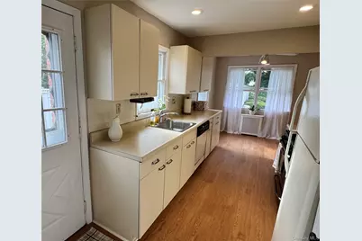 41 Mohawk Drive, North Babylon, NY 11703 - Photo 5
