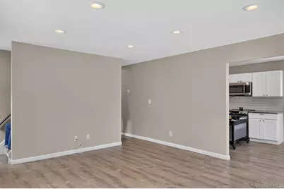 85 Schleigel Boulevard, Farmingdale, NY 11735 - Photo 7