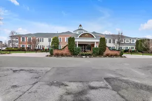 348 Trotting Ln, Westbury, NY 11590 - Photo 19