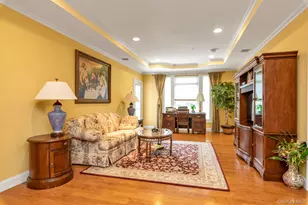 348 Trotting Ln, Westbury, NY 11590 - Photo 5