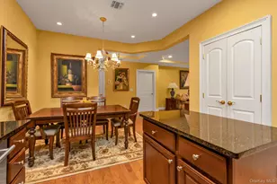 348 Trotting Ln, Westbury, NY 11590 - Photo 7