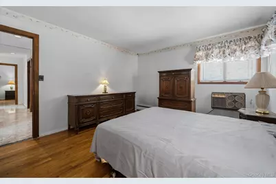 10 Arcadia Drive, Dix Hills, NY 11746 - Photo 17
