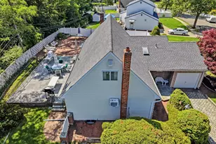 10 Arcadia Dr, Dix Hills, NY 11746 - Photo 41