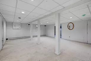 10 Arcadia Dr, Dix Hills, NY 11746 - Photo 25