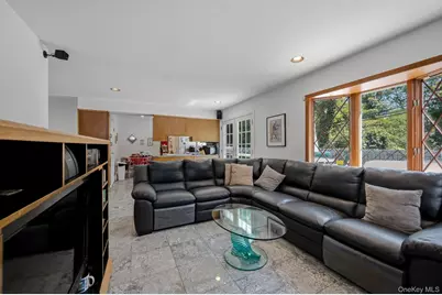 10 Arcadia Drive, Dix Hills, NY 11746 - Photo 11