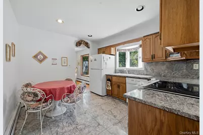 10 Arcadia Drive, Dix Hills, NY 11746 - Photo 9