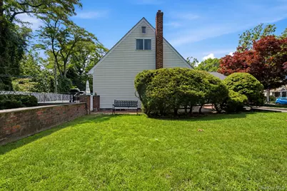 10 Arcadia Drive, Dix Hills, NY 11746 - Photo 37