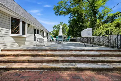 10 Arcadia Drive, Dix Hills, NY 11746 - Photo 33
