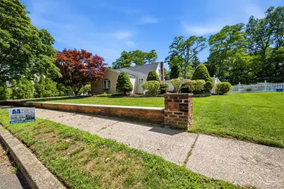 10 Arcadia Drive, Dix Hills, NY 11746 - Photo 31
