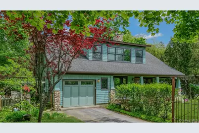 425 Maple Lane, Southold, NY 11971 - Photo 3