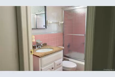 87 Parkway Drive, Westbury, NY 11590 - Photo 9