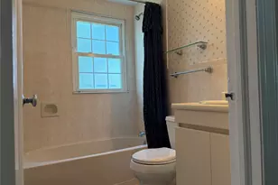 87 Parkway Dr, Westbury, NY 11590 - Photo 13
