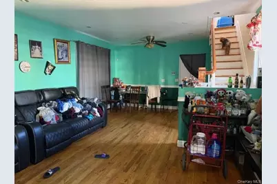 646 E 230th Street, Bronx, NY 10466 - Photo 5