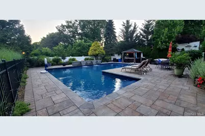4 Harris Court, Commack, NY 11725 - Photo 23