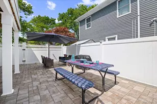 330 Granada Pkwy, Lindenhurst, NY 11757 - Photo 29
