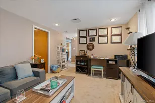 330 Granada Pkwy, Lindenhurst, NY 11757 - Photo 25