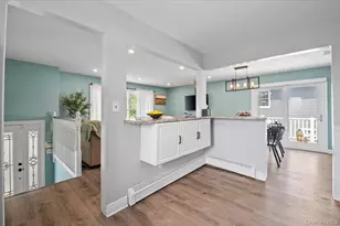 330 Granada Pkwy, Lindenhurst, NY 11757 - Photo 13