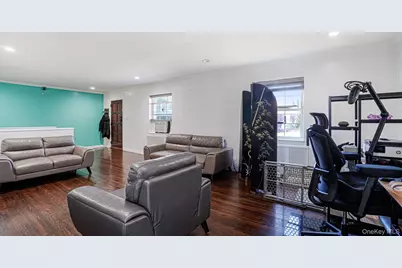 143 S Montgomery St, Valley Stream, NY 11580 - Photo 9