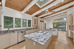 2 Catalina Ct, Suffern, NY 10901 - Photo 9