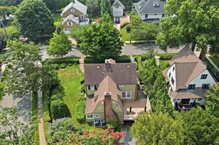 2-55 Manor Rd, Douglaston, NY 11363 - Photo 37