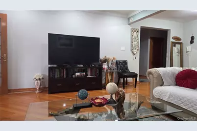 14350 Hoover Avenue #116, Briarwood, NY 11435 - Photo 3