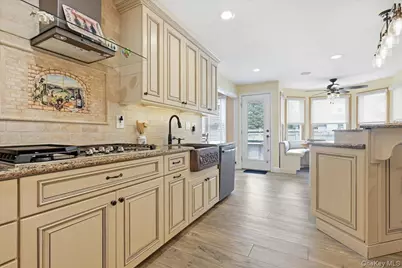 2785 Harvey Avenue, Oceanside, NY 11572 - Photo 19