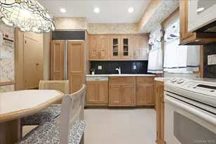 144 Hughes Pl, Albertson, NY 11507 - Photo 9