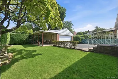 144 Hughes Place, Albertson, NY 11507 - Photo 25