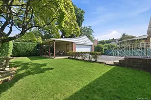144 Hughes Pl, Albertson, NY 11507 - Photo 25