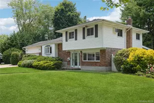 7 Ebb Ct, Commack, NY 11725 - Photo 3