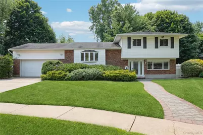 7 Ebb Court, Commack, NY 11725 - Photo 1