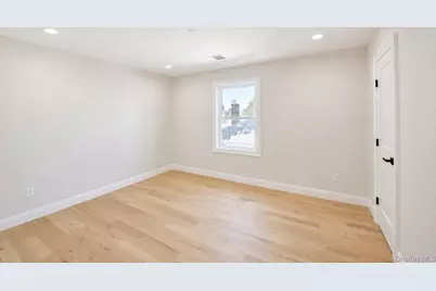 1316 R Street, Elmont, NY 11003 - Photo 17