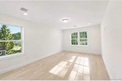 1320 R Street, Elmont, NY 11003 - Photo 25