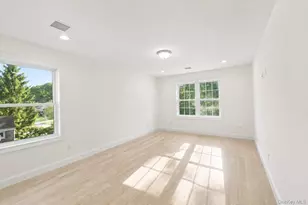 1320 R St, Elmont, NY 11003 - Photo 25