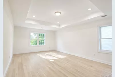1320 R Street, Elmont, NY 11003 - Photo 15