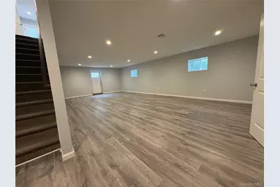17B Dunes Lane #Right, Port Washington, NY 11050 - Photo 33