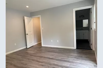 17B Dunes Lane #Right, Port Washington, NY 11050 - Photo 27