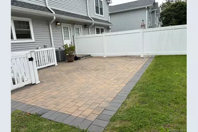 17B Dunes Lane #Right, Port Washington, NY 11050 - Photo 3