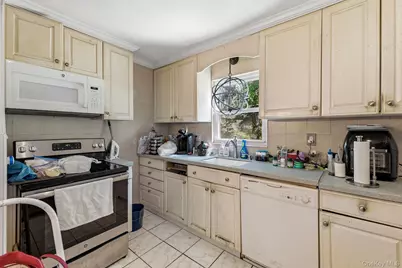 21 New Avenue, Yonkers, NY 10704 - Photo 17