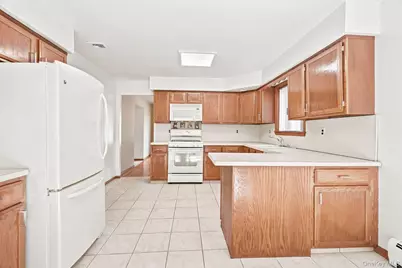 6 Pelham Court, Nanuet, NY 10954 - Photo 7