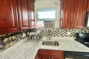 72-75 Little Neck Pkwy, Glen Oaks, NY 11004 - Photo 13