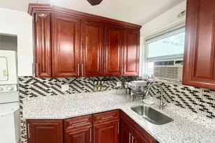 72-75 Little Neck Pkwy, Glen Oaks, NY 11004 - Photo 11