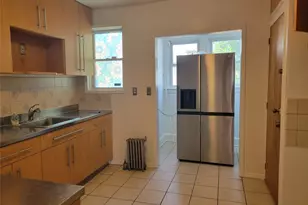 89-38 199th St, Hollis, NY 11423 - Photo 3