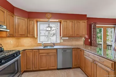 4 Denim Place, White Plains, NY 10603 - Photo 21