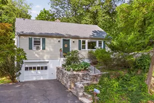 4 Denim Pl, White Plains, NY 10603 - Photo 3